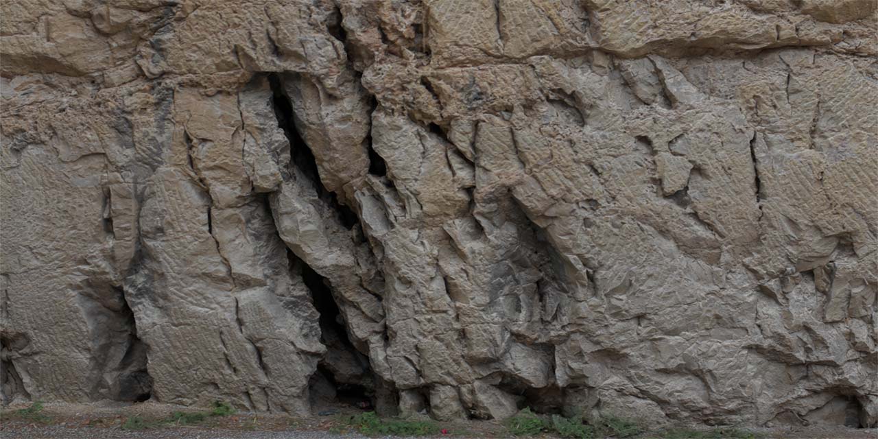 Rock Wall 3D Scan 03 - HDRI SKIES